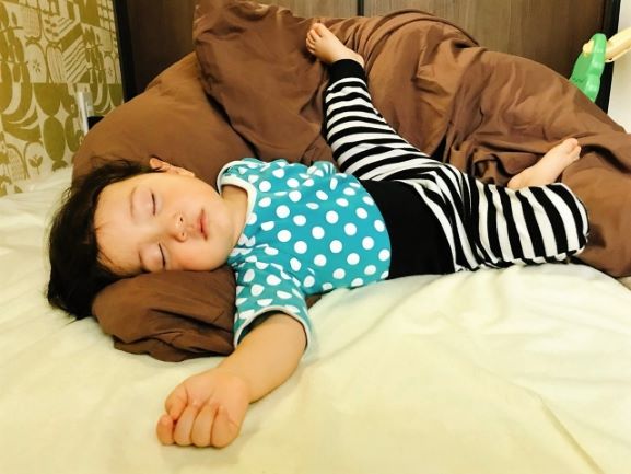 １歳児の寝相が悪いのは元気な証 寝相にまつわる疑問と対策教えます くらシェアblog