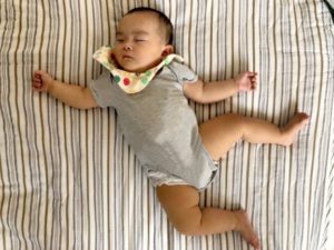 １歳児の寝相が悪いのは元気な証 寝相にまつわる疑問と対策教えます くらシェアblog