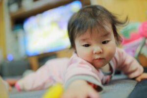 赤ちゃんにハイハイさせたい 部屋が狭いなら直線と円を活用しよう くらシェアblog
