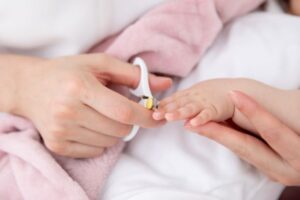 赤ちゃんが爪切りを嫌がる そんな時に役立つコツと手順を徹底解説 くらシェアblog